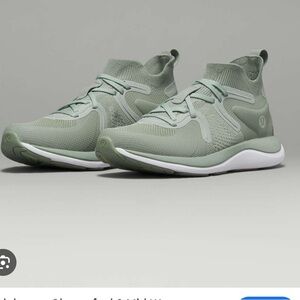 lululemon athletica Women's Chargefeel 2 Mid Workout Shoes - Light Sage